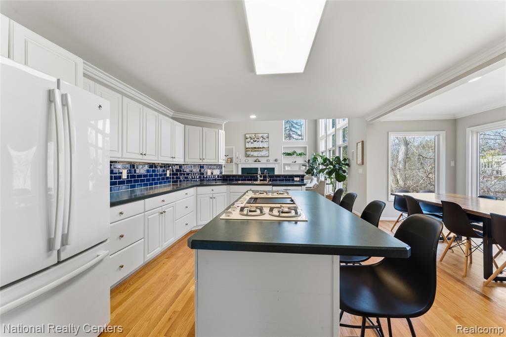 6276 N Shore Drive, West Bloomfield, MI 48324 — Photo 11