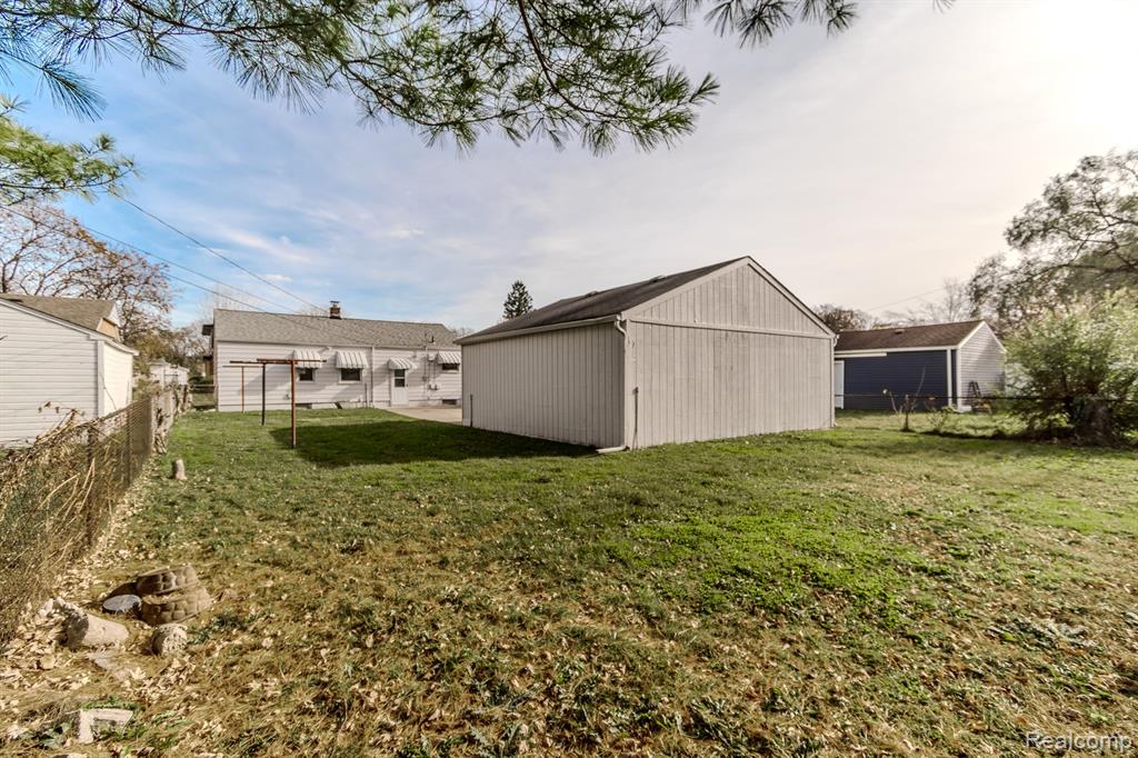 629 N VERMONT Avenue, Royal Oak, MI 48067 — Photo 38