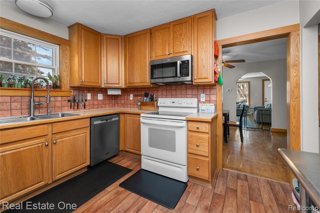 50000 Willis Road, Belleville, MI 48111 — Photo 12