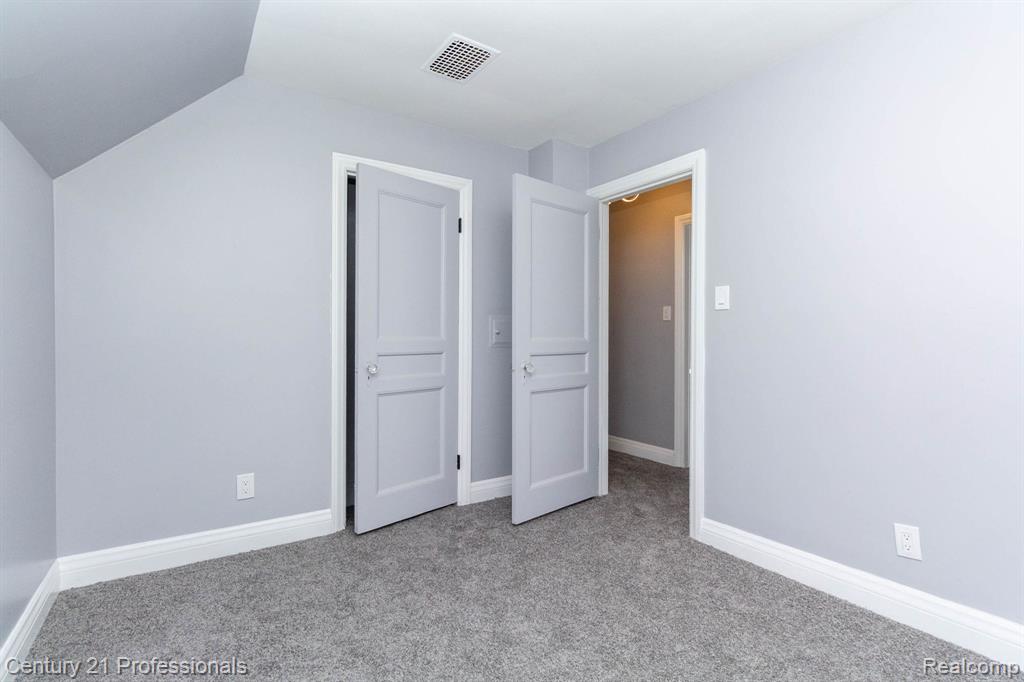 9357 Piedmont Street, Detroit, MI 48228 — Photo 27