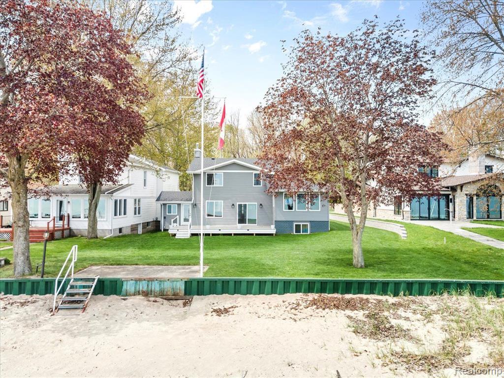 5444 LAKESHORE Road, Fort Gratiot, MI 48059 — Photo 2