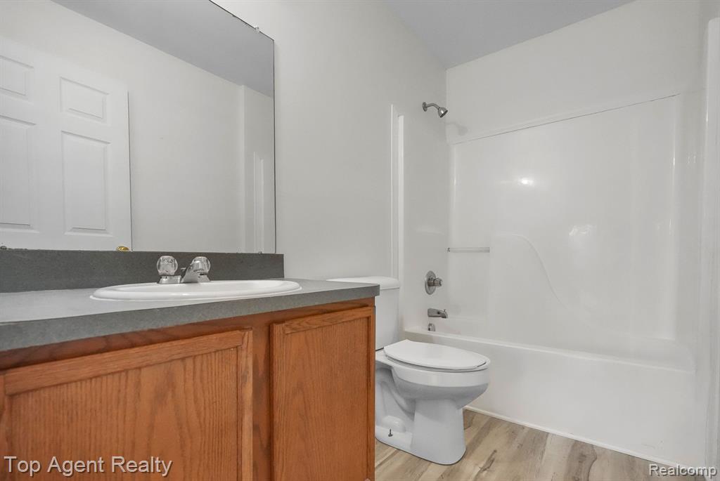 42117 CAMDEN Road, Belleville, MI 48111 — Photo 21