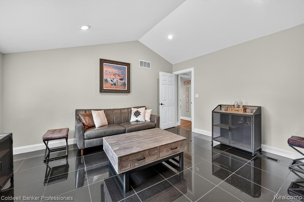 43 Hartley Street, Lapeer, MI 48446 — Photo 28