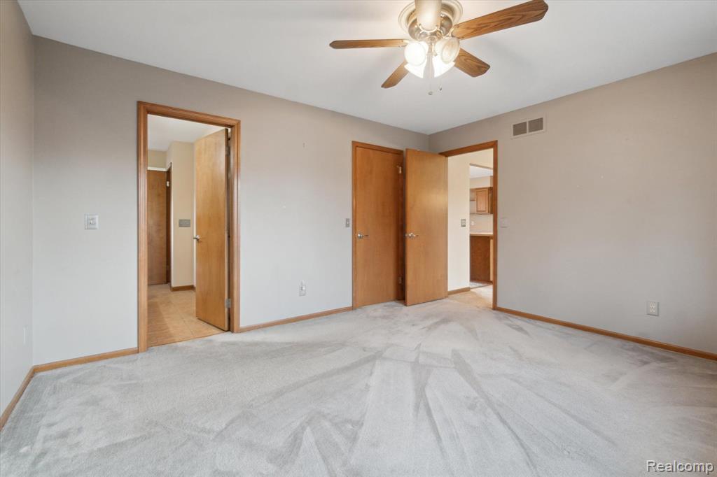 9400 ENGLISHMAN Drive, Fenton, MI 48430 — Photo 18