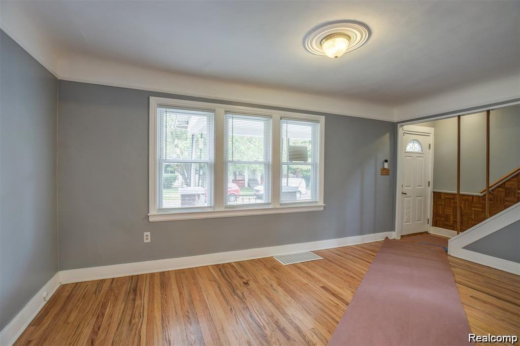 6753 HEYDEN Street, Dearborn Heights, MI 48127 — Photo 10