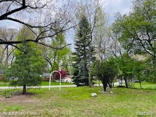 2460 Ogden Drive, West Bloomfield, MI 48323 — Photo 21
