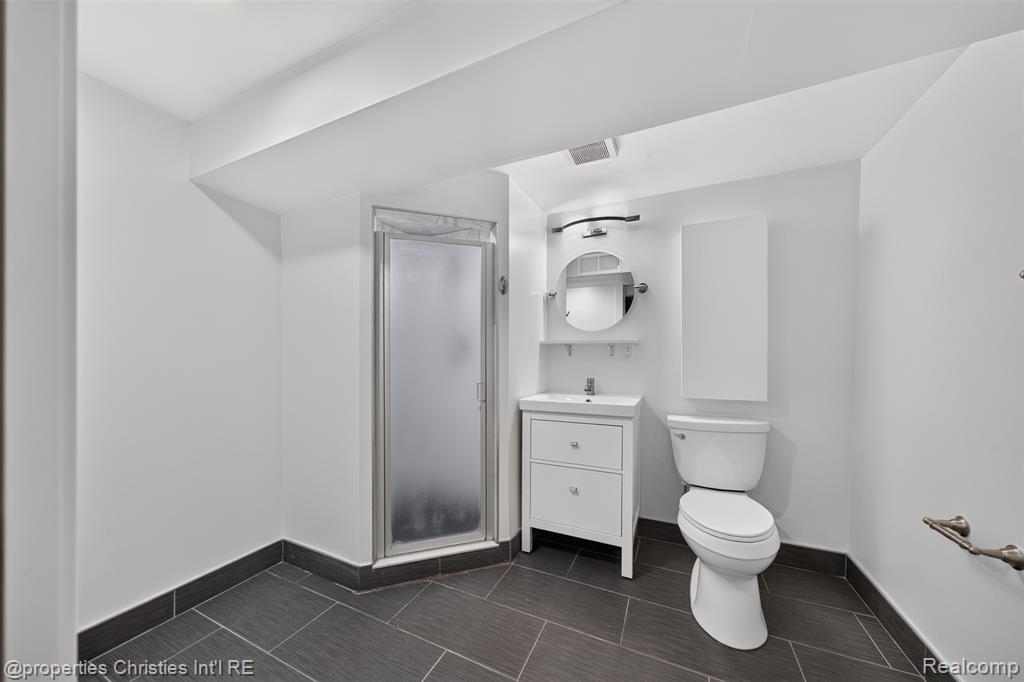 27856 Lenox Avenue, Madison Heights, MI 48071 — Photo 24