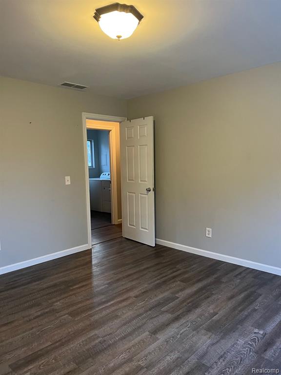 415 RAILROAD Street, Howell, MI 48843 — Photo 21