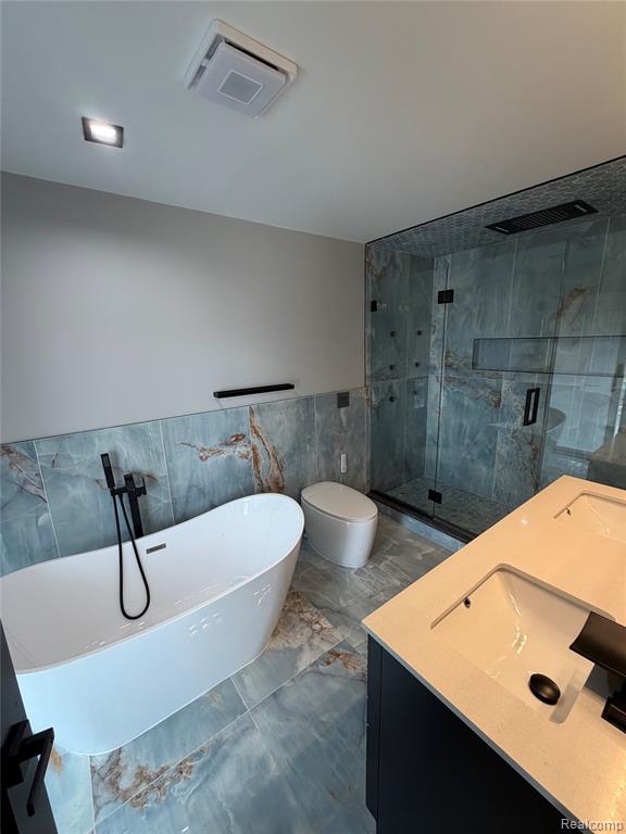 561 E Walled Lake Drive, Walled Lake, MI 48390 — Photo 18