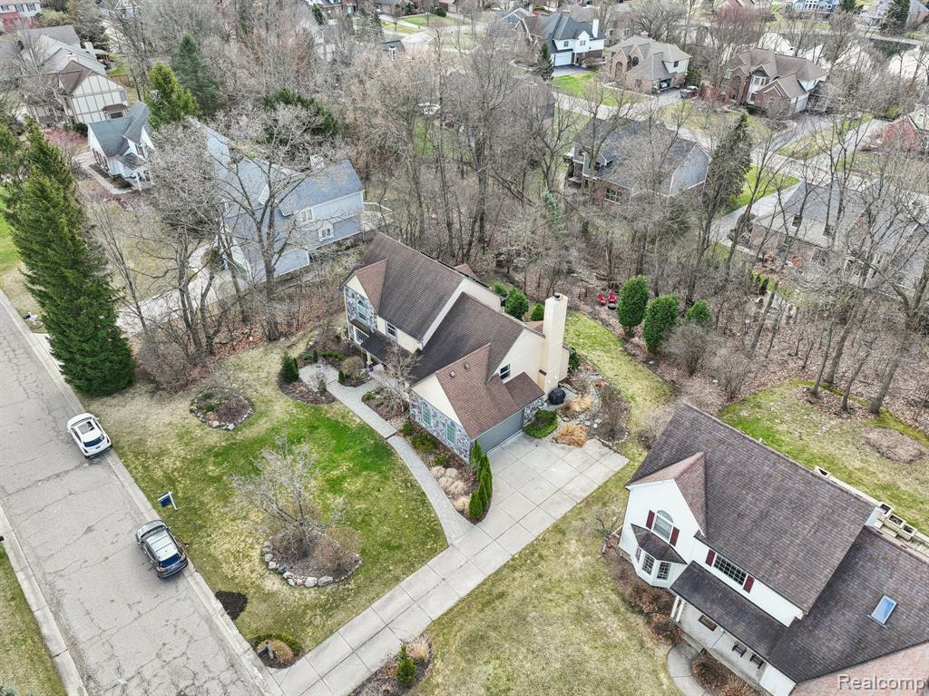 6847 HUBBARD Circle, Clarkston, MI 48348 — Photo 55