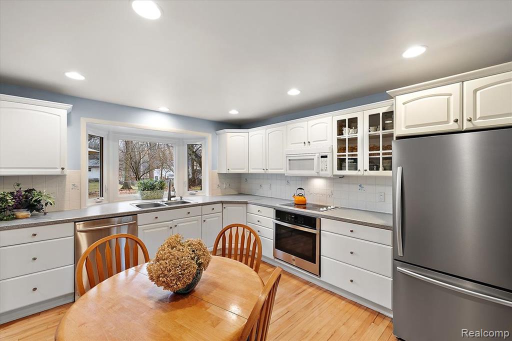 4399 Midrow Road, Waterford, MI 48329 — Photo 13