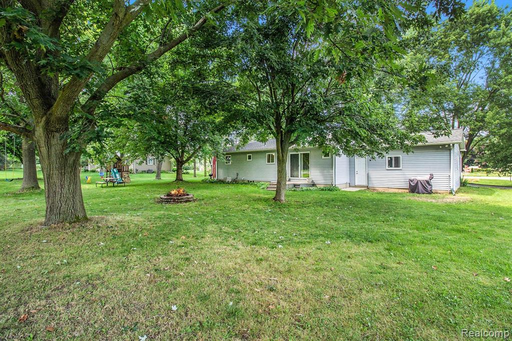 4361 W HIGHLAND Road, Milford, MI 48380 — Photo 13