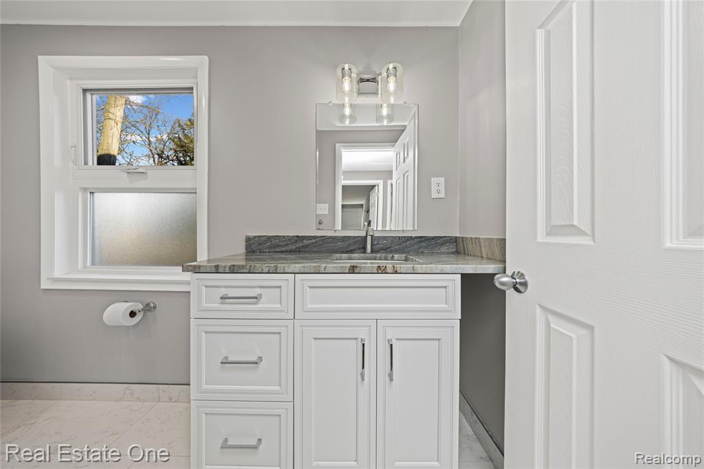 556 Bloomfield Court, Birmingham, MI 48009 — Photo 20