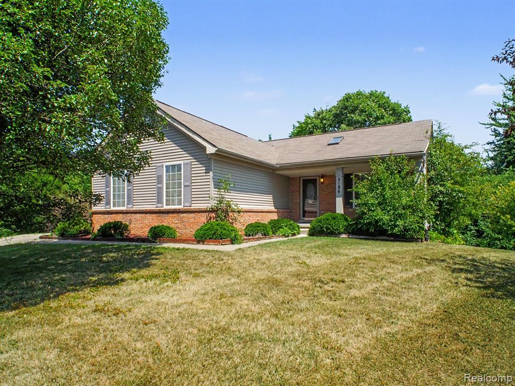 5186 Northwood Road, Grand Blanc, MI 48439