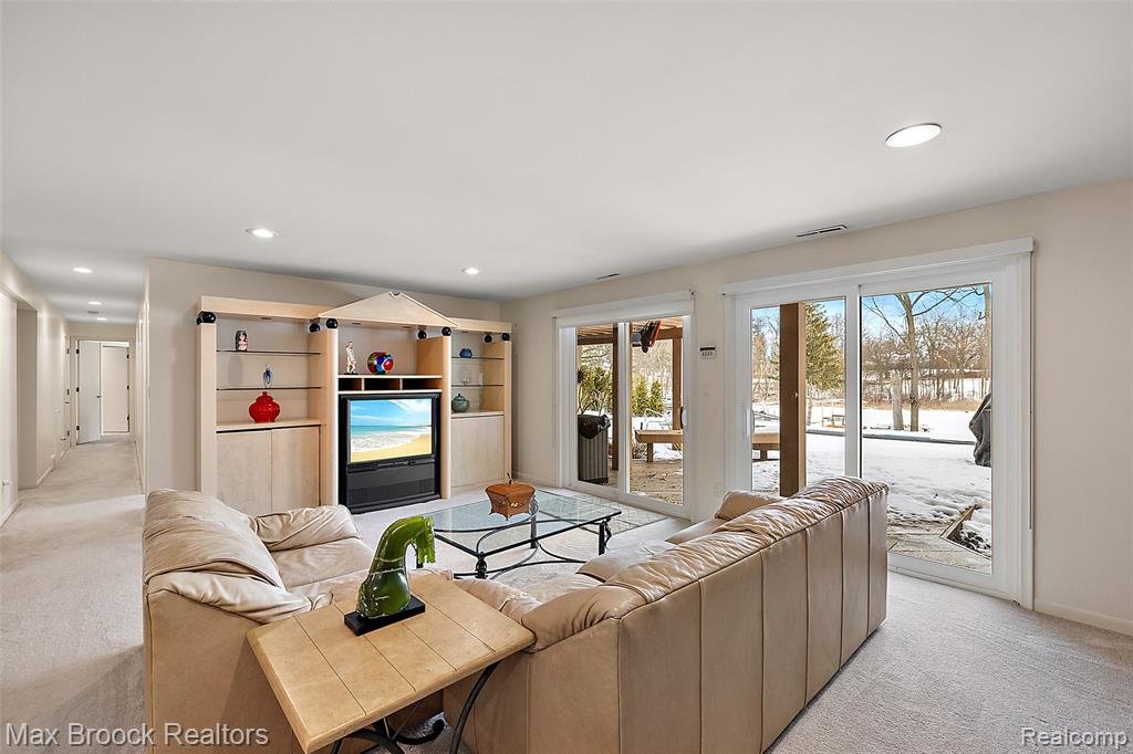 2797 Orchard Place, Orchard Lake Village, MI 48324 — Photo 20