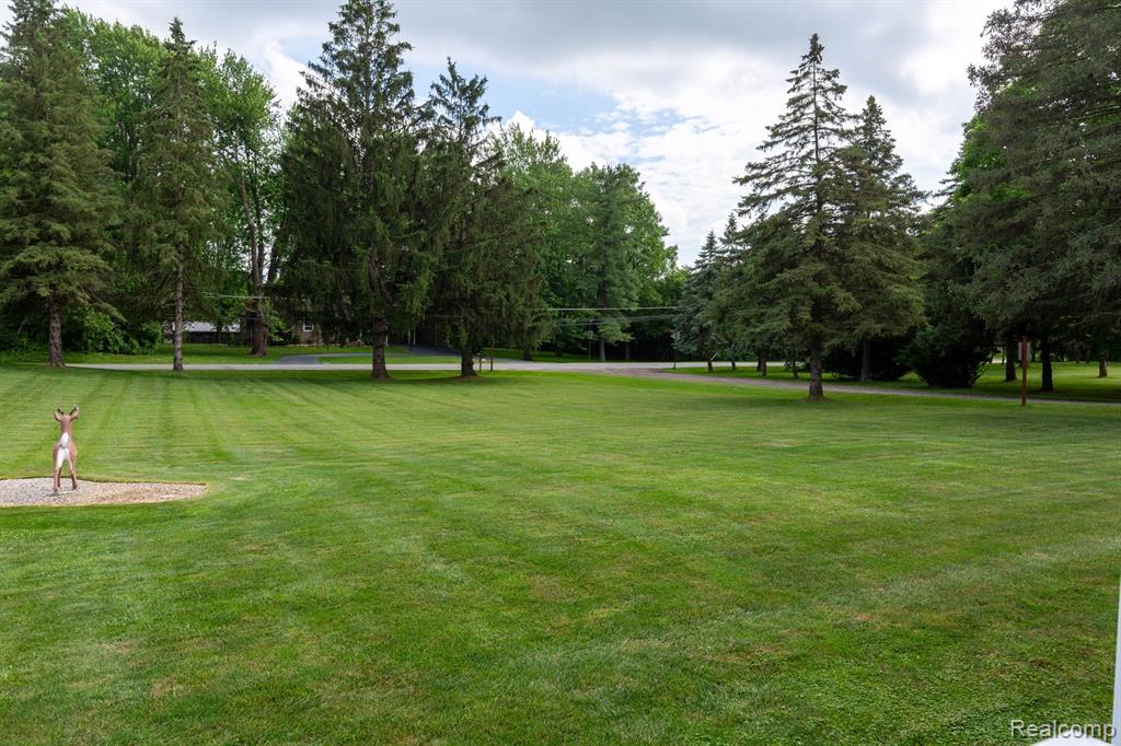 9026 Woodside Road, Northville, MI 48167 — Photo 55