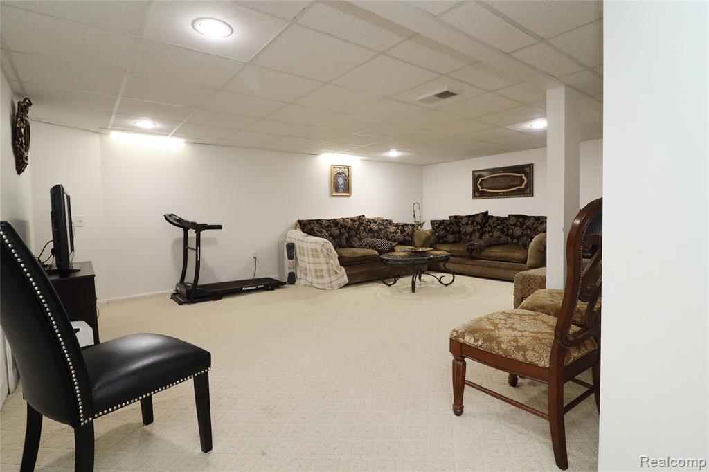 6840 N Silvery Lane, Dearborn Heights, MI 48127 — Photo 34