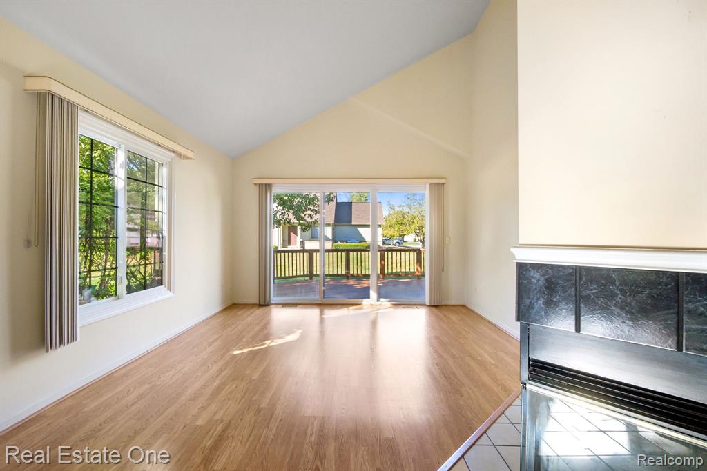 2588 Maple Forest Court, Wixom, MI 48393 — Photo 9