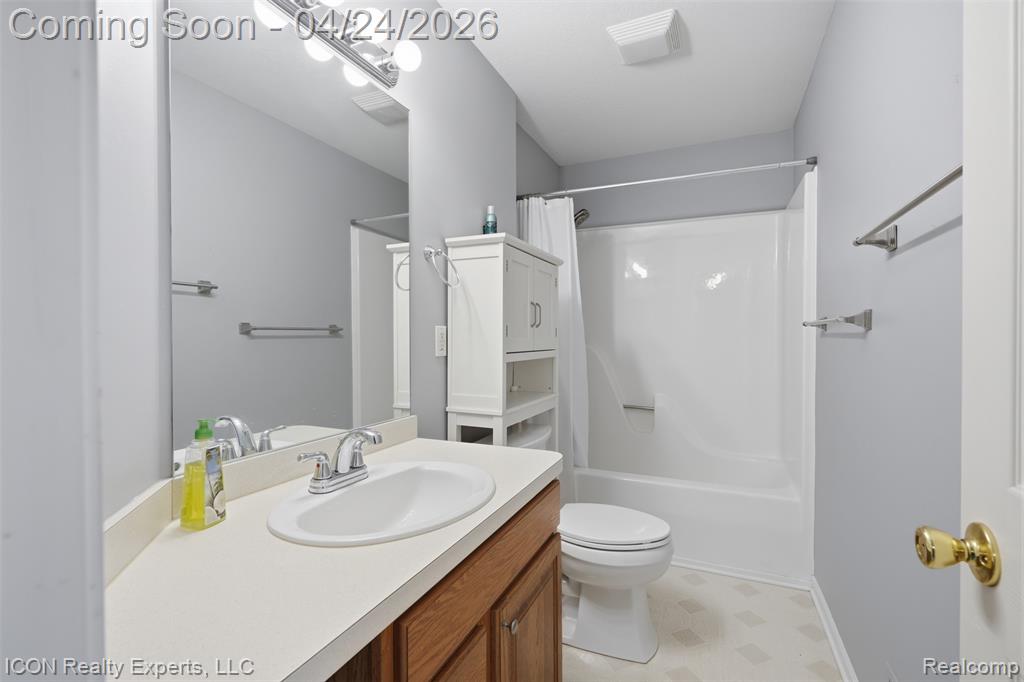 9211 Meadow Ridge Lane, Grand Blanc, MI 48439 — Photo 22