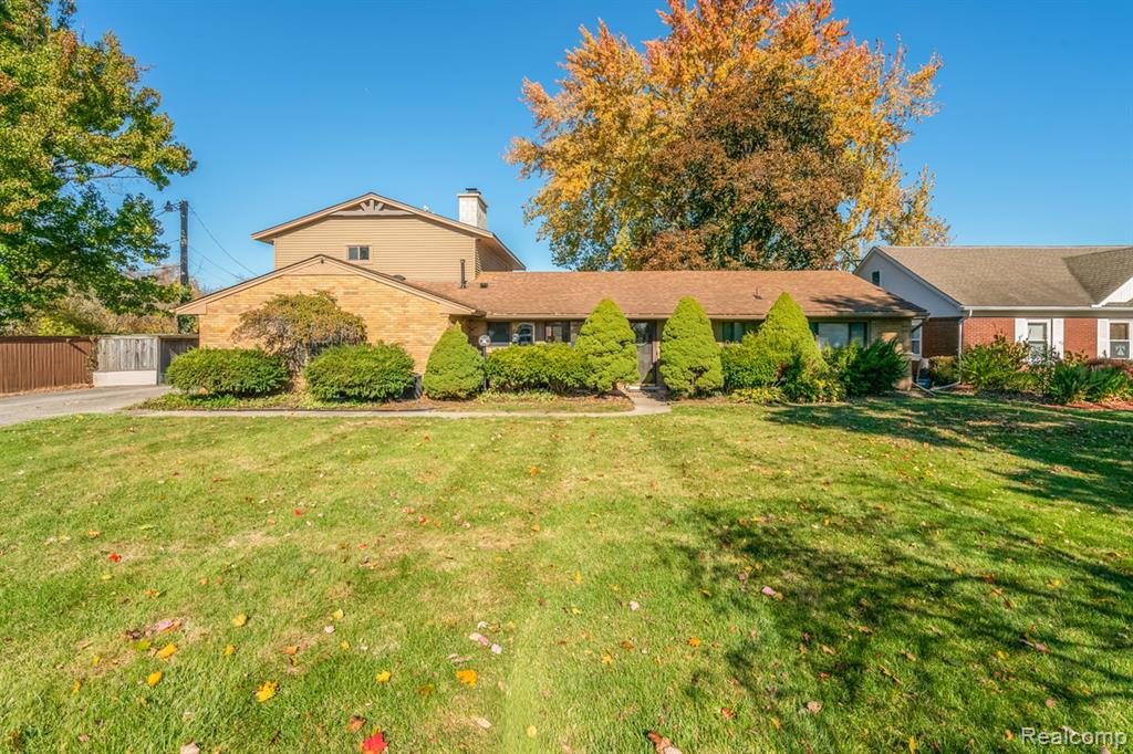 43160 E Huron River Drive, Belleville, MI 48111 — front exterior
