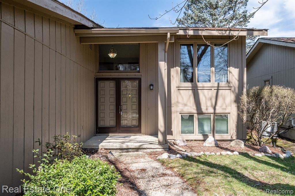 6534 RED CEDAR Lane, West Bloomfield, MI 48324 — Photo 3
