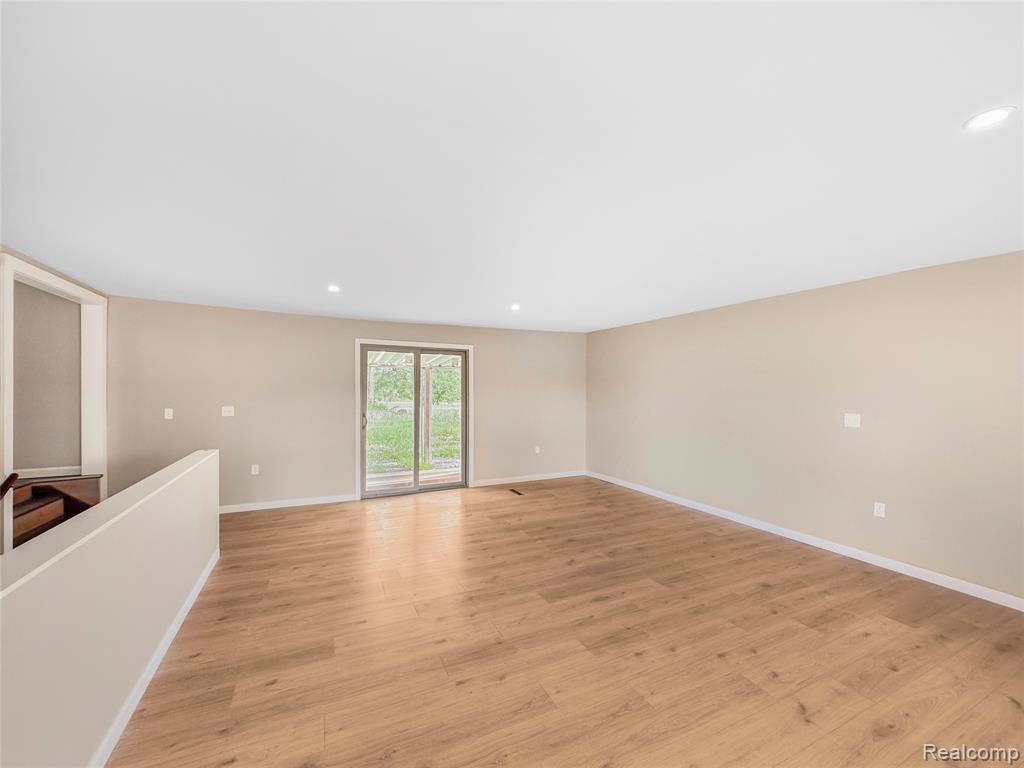 4078 W Coldwater Road, Flint, MI 48504 — Photo 15