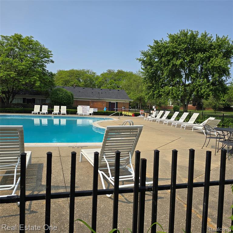 770 E Fox Hills Drive W, Bloomfield Hills, MI 48304 — Photo 49