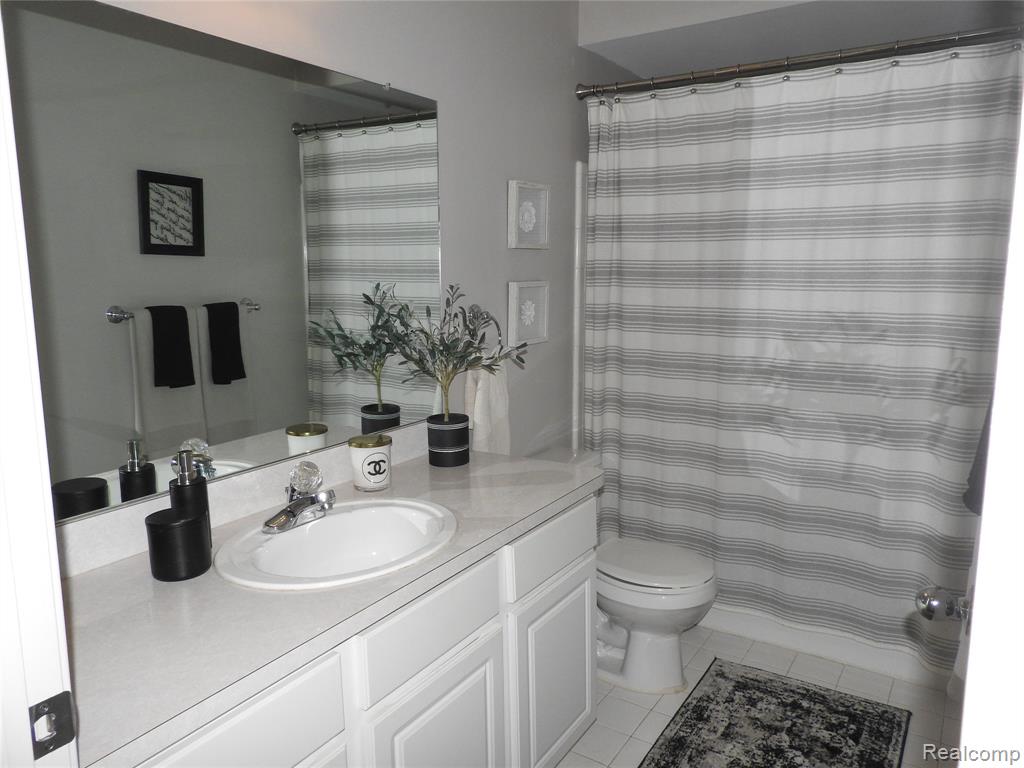 43124 Gina Drive, Sterling Heights, MI 48314 — Photo 18