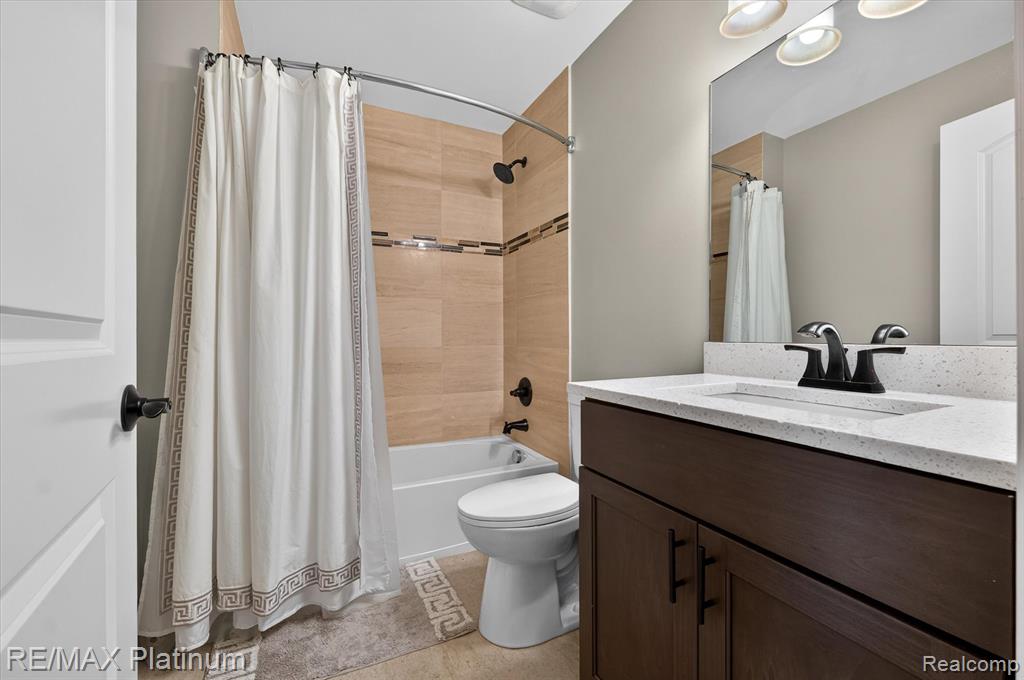 10653 Stoney Point Drive, South Lyon, MI 48178 — Photo 28