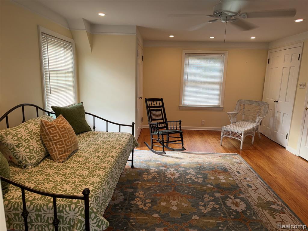 950 W LINCOLN Street, Birmingham, MI 48009 — Photo 24