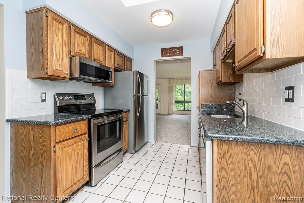 906 Wexford Way, 3, Rochester Hills, MI 48307 — Photo 8