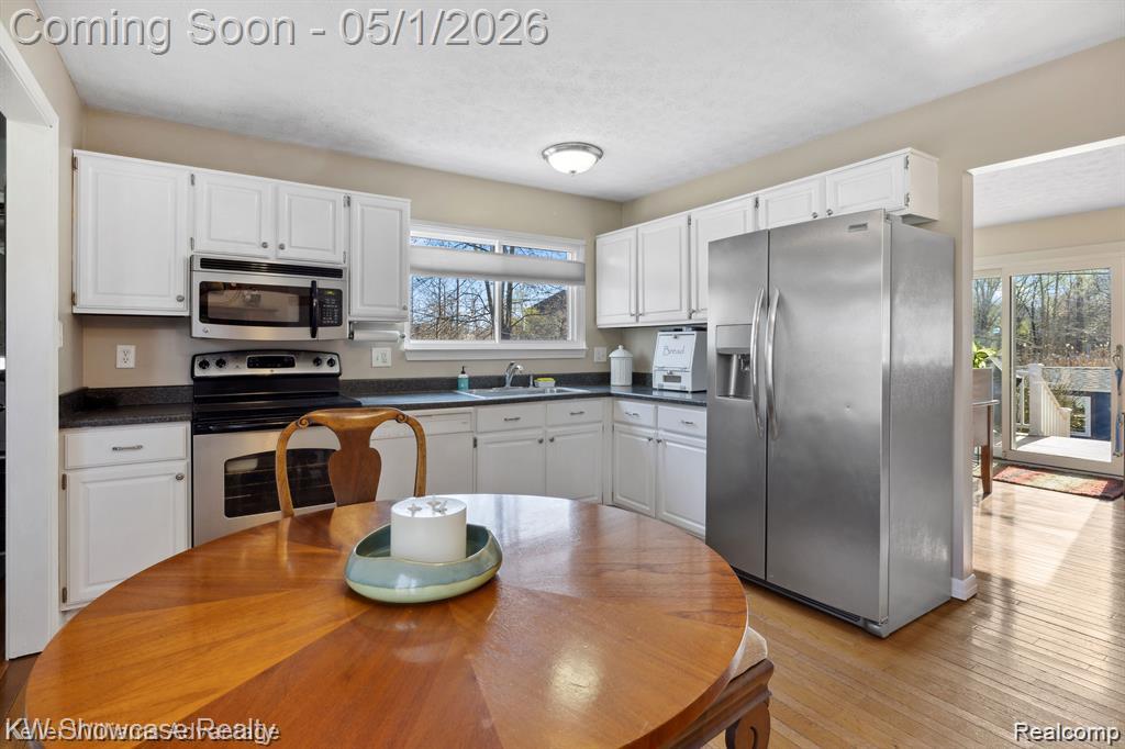 543 Woodland Drive, South Lyon, MI 48178 — Photo 5