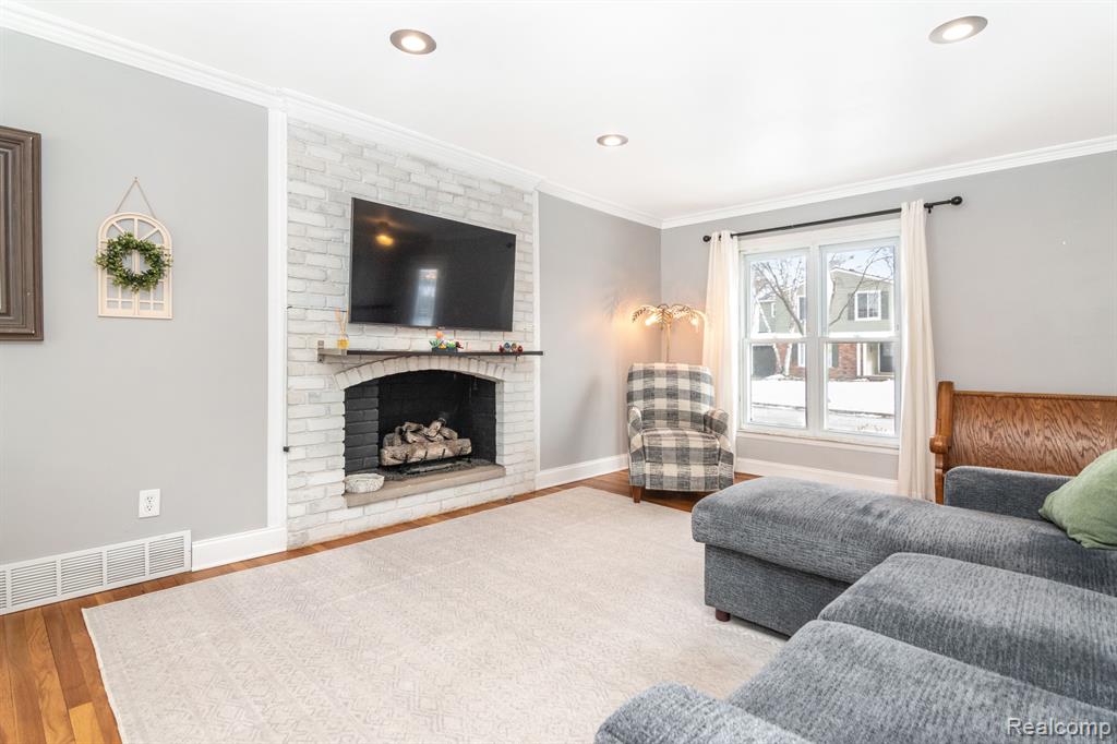 917 NOVI Street, Northville, MI 48167 — Photo 5