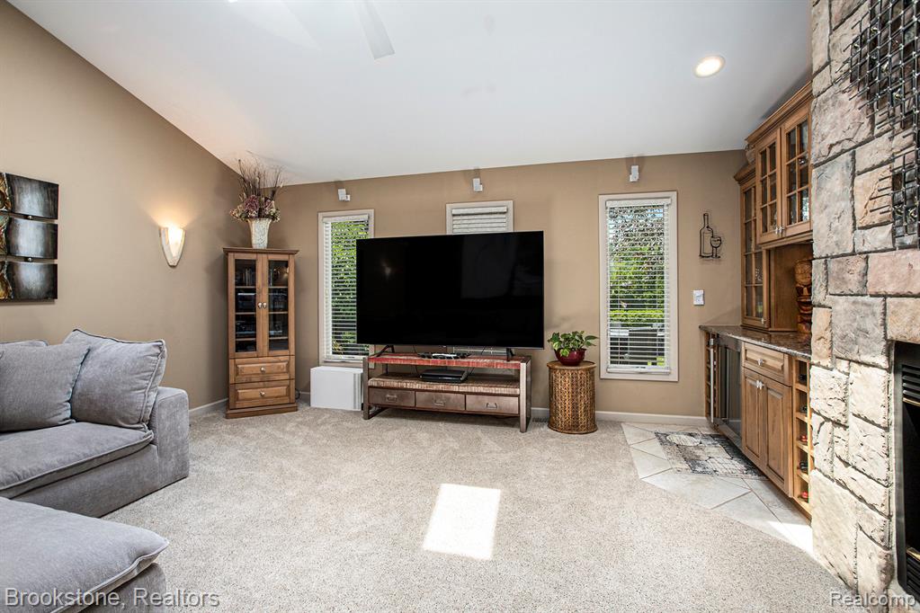 4057 Cypress Drive, Troy, MI 48085 — Photo 8