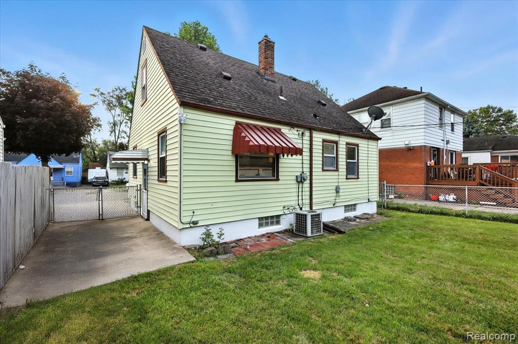 7445 Rockdale, Redford, MI 48239 — Photo 4