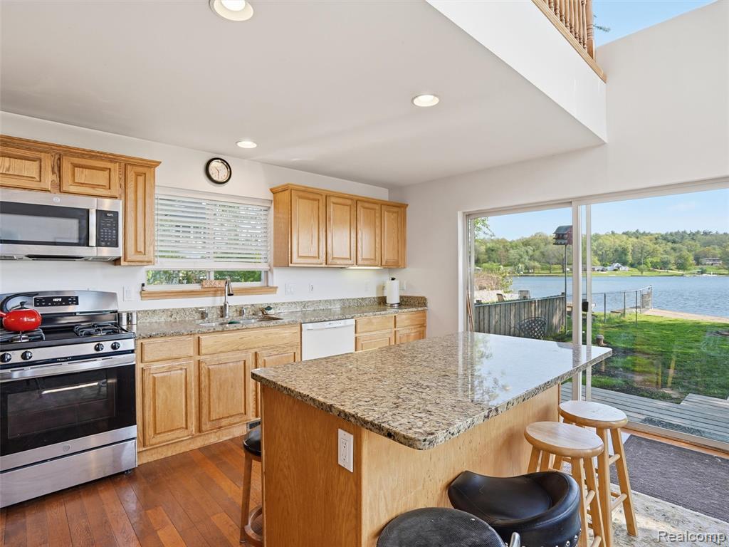 8868 Tackles Drive, White Lake, MI — Photo 10