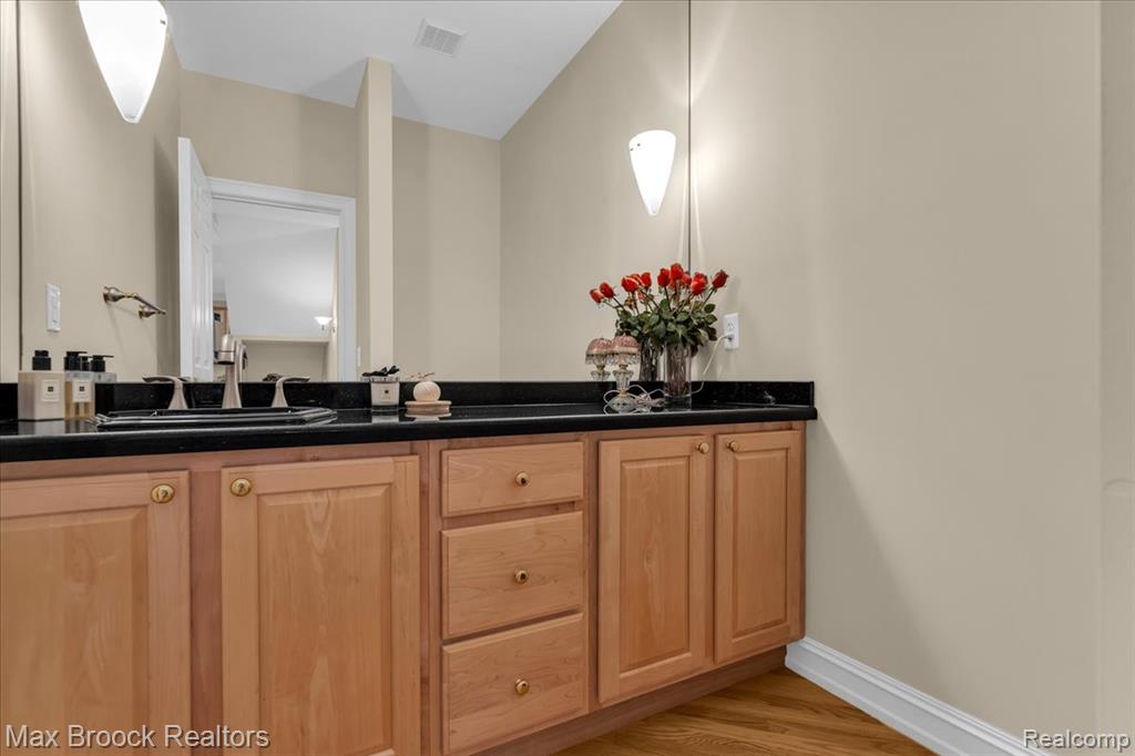 6324 Wildwood Lane, West Bloomfield, MI 48324 — Photo 20