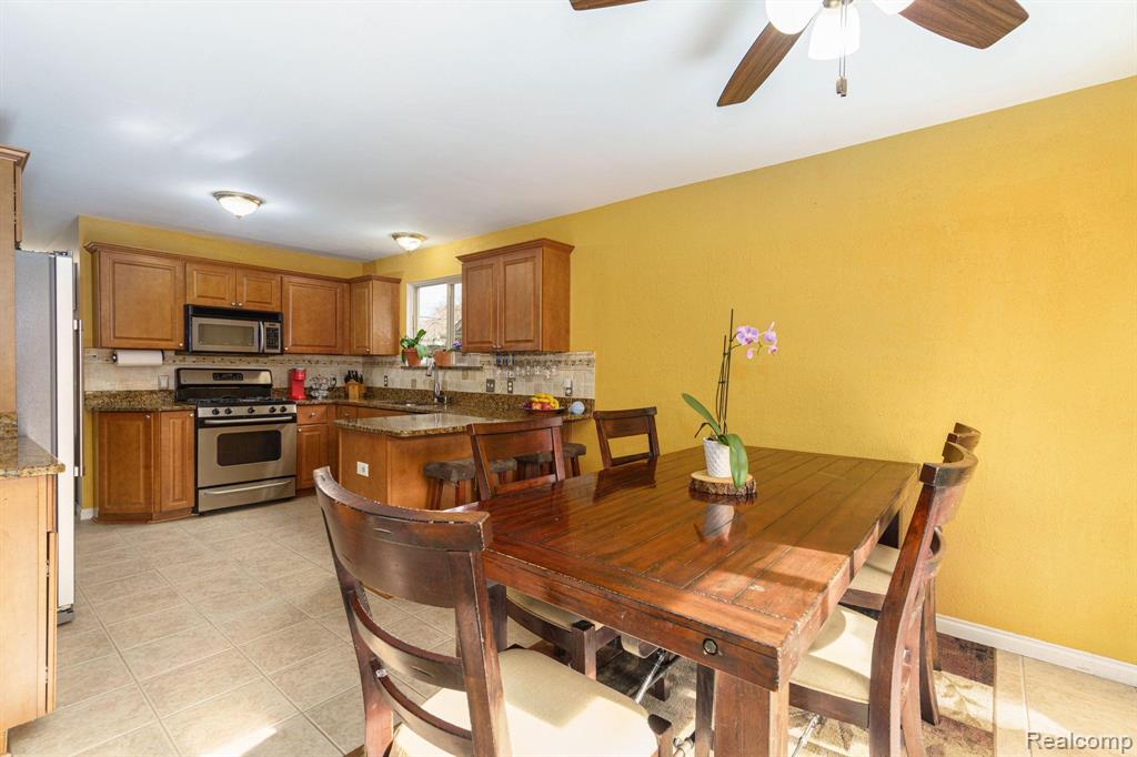 230 E Elizabeth Street, Lake Orion, MI 48362 — Photo 20
