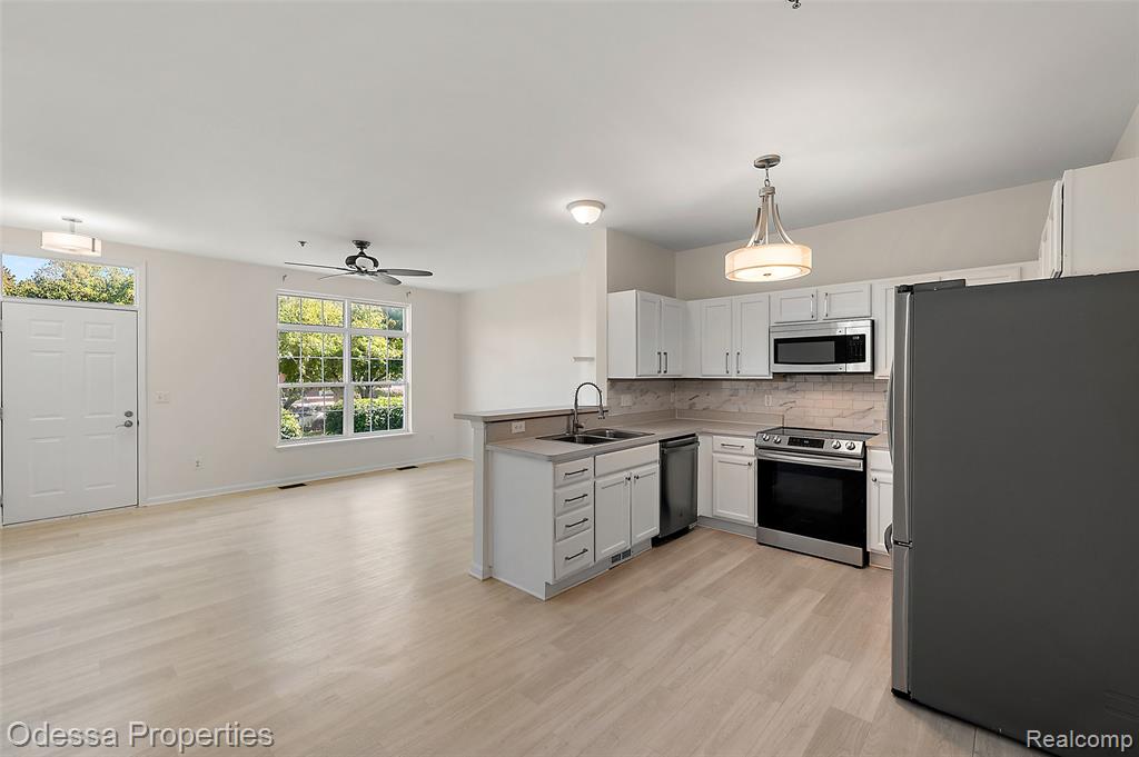 43103 Strand Drive, Sterling Heights, MI 48313 — Photo 4
