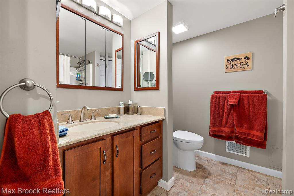46784 Country Lane, Macomb, MI 48044 — Photo 21