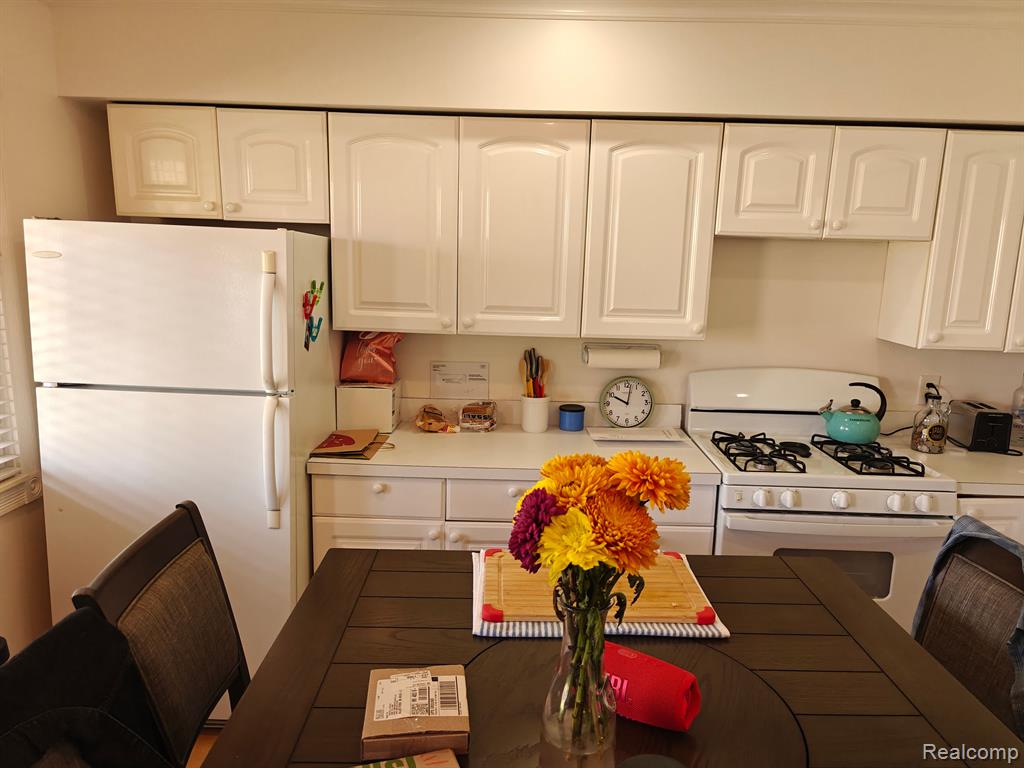 935 E HURON RIVER Drive, Van Buren, MI 48111 — Photo 6