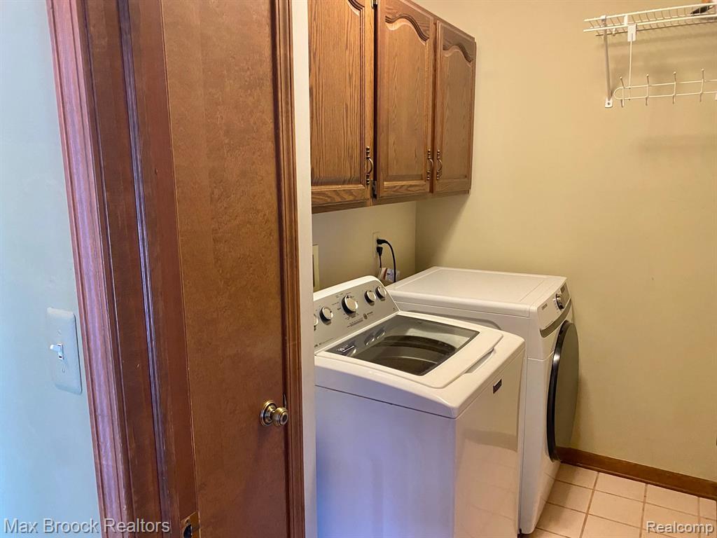 16226 PINE RIDGE Drive N, Fraser, MI 48026 — Photo 29