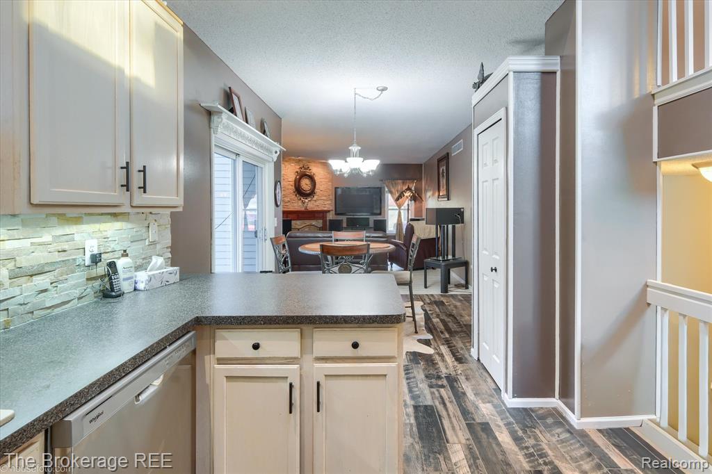 2653 Ravine Side Lane N, Howell, MI 48843 — Photo 24
