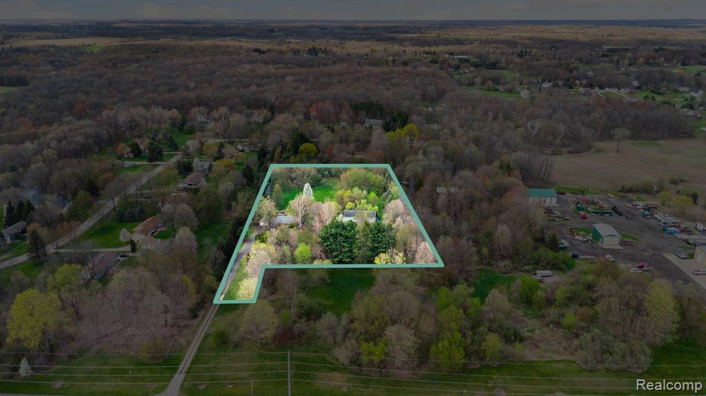 7107 E HIGHLAND Road, Howell, MI 48843 — Photo 6