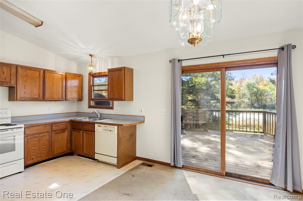 2533 Armond Road, Howell, MI 48855 — Photo 6