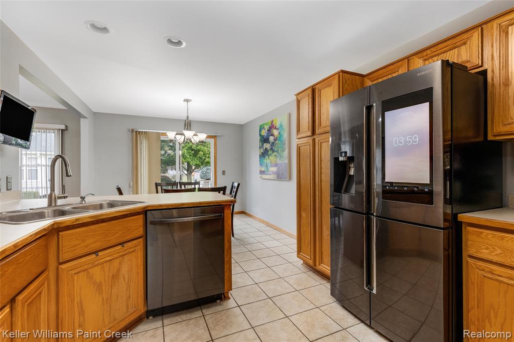 54690 Shady Creek Drive, New Baltimore, MI 48047 — Photo 17