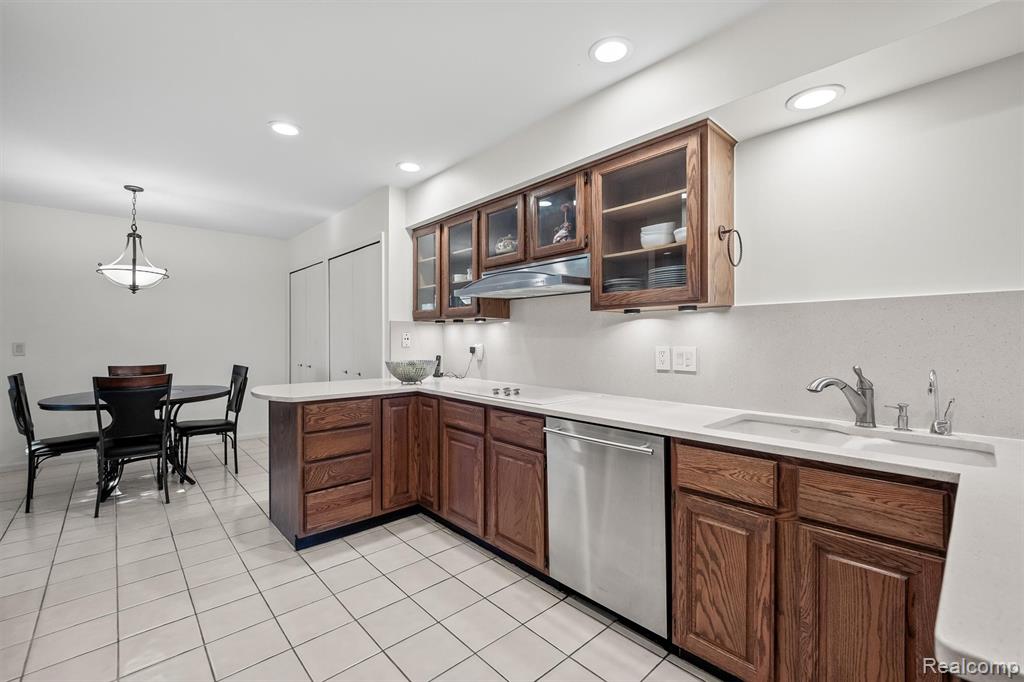 4297 Wabeek Lake Drive S, 26, Bloomfield Hills, MI 48302 — Photo 10
