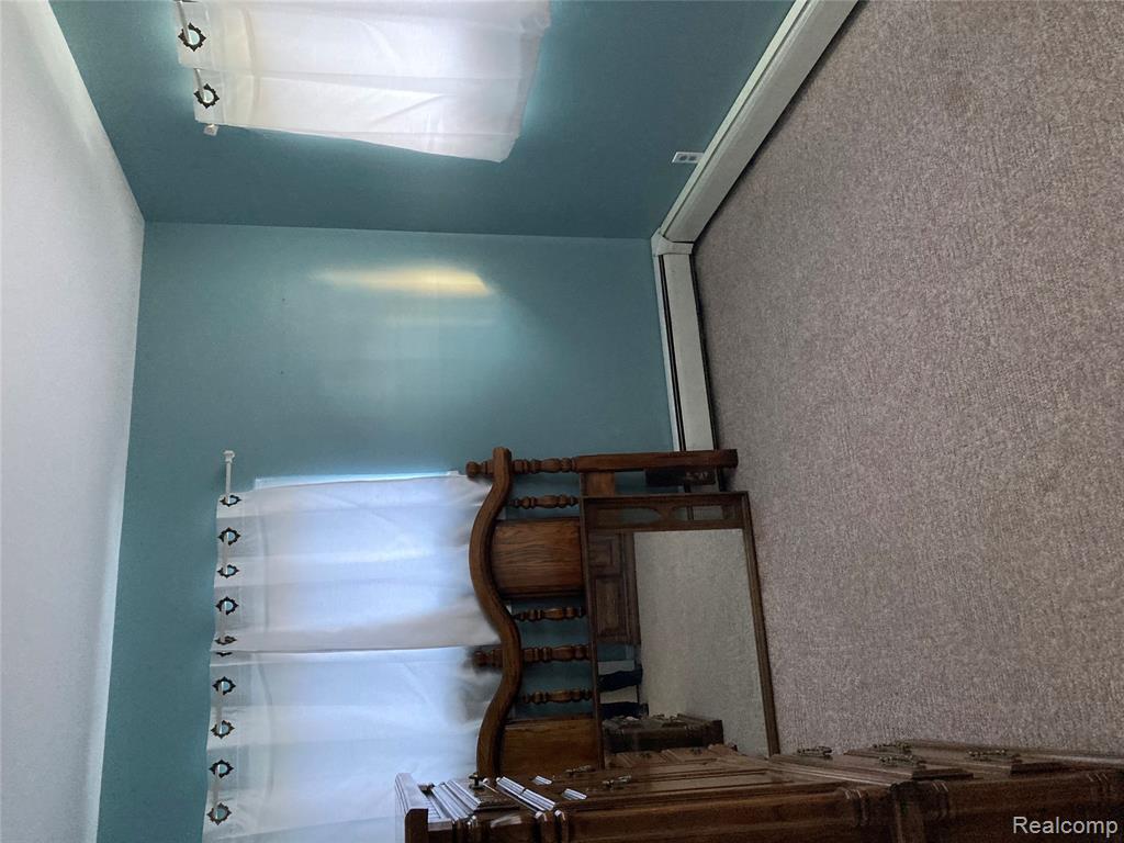 931 E Kalama Avenue, Madison Heights, MI 48071 — Photo 14