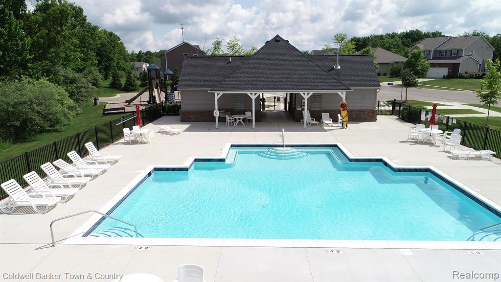 1228 CANNONADE Loop, Howell, MI 48843 — Photo 2
