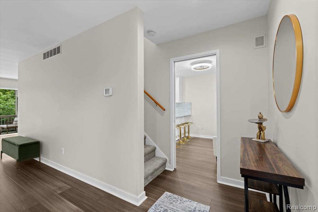 2208 Applewood Court, Ann Arbor, MI 48103 — Photo 4